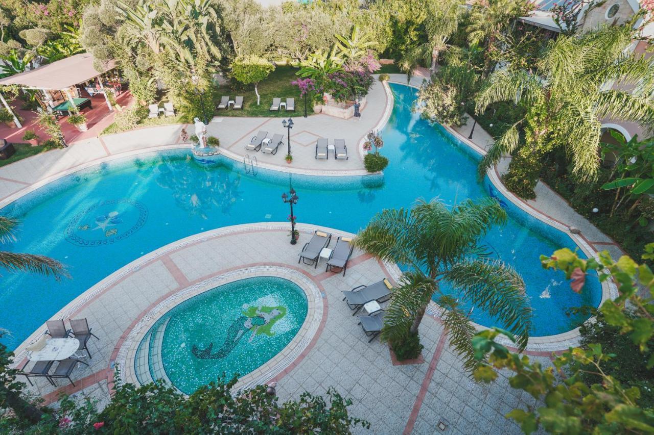 Dionyssos Village Apartmanhotel *
